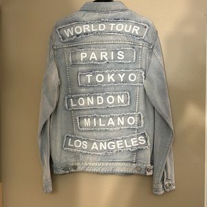 VICTORIOUS - WORLD TOUR DEMIN JACKET - LIGHT INDIGO. WORN ONCE. MEDIUM